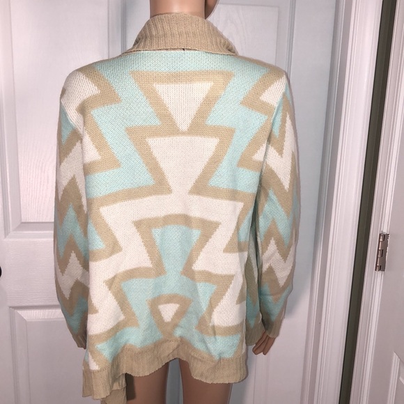 2b bebe Multi-Color Cardigan.  M/L - Picture 4 of 6